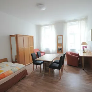 Schloessel 10 Wien